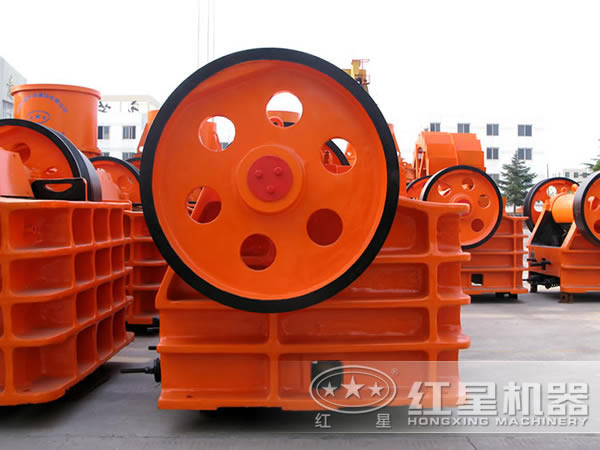 毛石破碎機